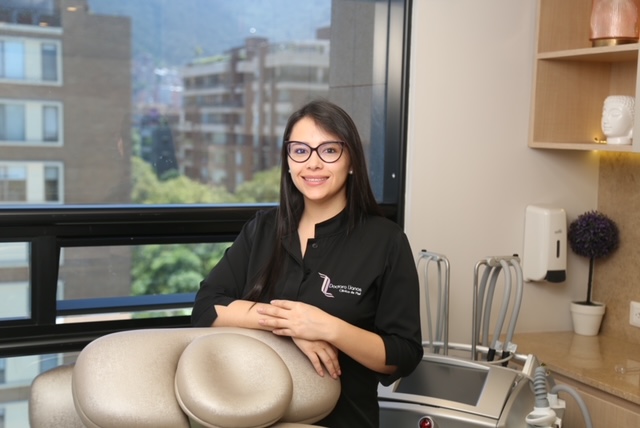 ANGELICA ROMERO ESTETISISTA Y ADMINISTRATIVA